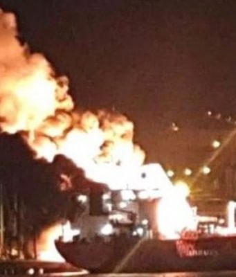 В турецком порту взорвался танкер, есть жертвы