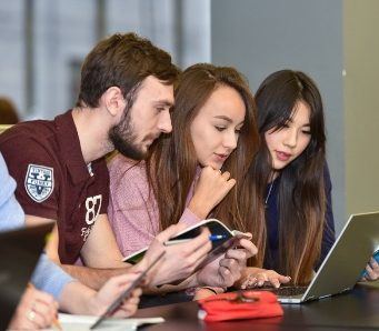 Более 100 тысяч иностранцев подали заявки в вузы России