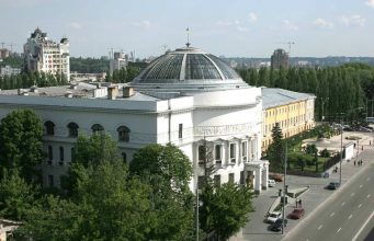 Проходят выборы в Верховную Раду Украины Рада