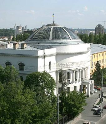 Проходят выборы в Верховную Раду Украины Рада