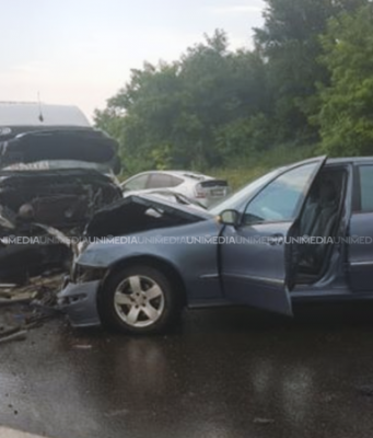 ПОДРОБНОСТИ АВАРИИ ВБЛИЗИ ПЕРЕСЕЧИНО: ТРОЕ ЧЕЛОВЕК ГОСПИТАЛИЗИРОВАНЫ, СРЕДИ НИХ РЕБЕНОК