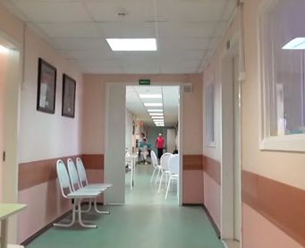 В Комратской больнице врач, медсестры и медперсонал заразились COVID-19 больница