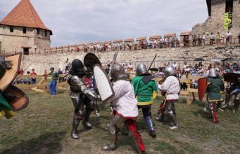 Турнир по средневековому бою “Меч Генуи” состоялся в Бендерах