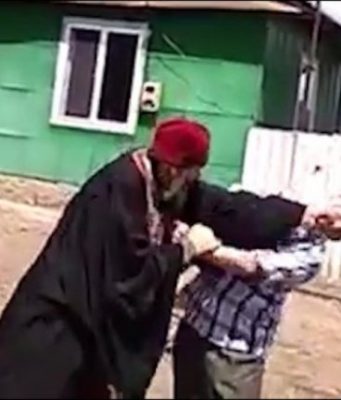 Поп-буян: в Молдове священнику-драчуну запретят служить