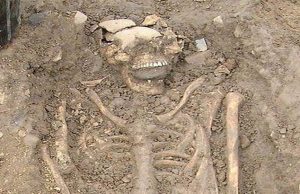 Шмидт или Бернардацци? Человеческий скелет обнаружили в Кишиневе на месте лютеранского кладбища скелет