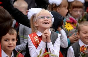 Первый звонок в Молдове: риск перегрева и чествование госсимволов школа