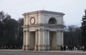 Вот из-за кого Кишинев терпит убытки из года в год Арка