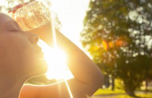 В Кишиневе устанавливают палатки для спасения от жары