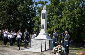 Памятник героям Великой Отечественной войны открыт во Флорештском районе