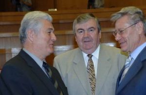 Экс-президенты Молдовы могут лишиться своих привилегий Снегур Воронин Лучинский