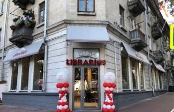 Сегодня в столице откроется первый книжный магазин-кафе