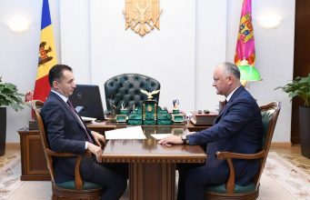 Игорь Додон провел встречу с послом Азербайджана Гудси Османовым