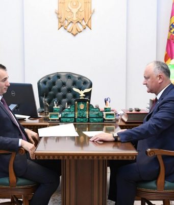 Игорь Додон провел встречу с послом Азербайджана Гудси Османовым