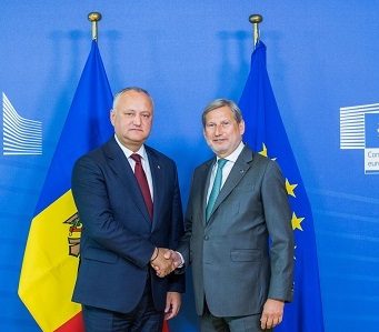 Игорь Додон встретился с Йоханнесом Ханом