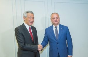 Додон встретился в Ереване с премьер-министром Сингапура