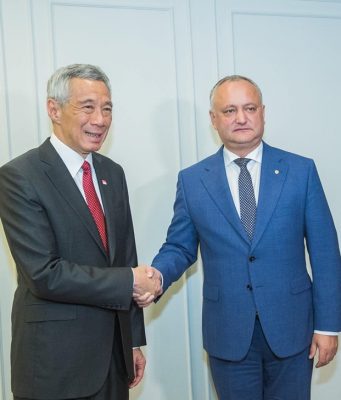 Додон встретился в Ереване с премьер-министром Сингапура