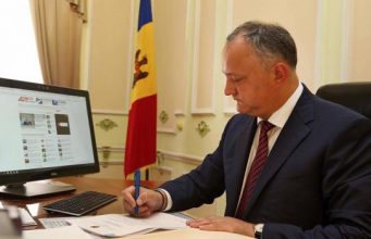 Президент направил в парламент два законопроекта в области социальной защиты