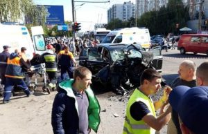 Страшная авария в Кишиневе – двое погибших, 17 пострадавших