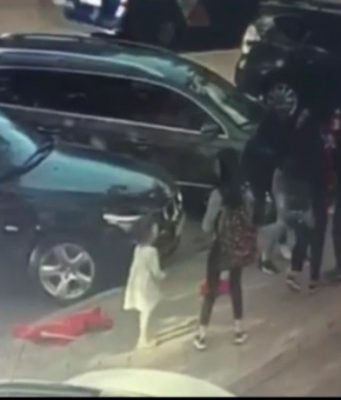 СМИ: студентки-арабы напали на женщину с ребенком – вуз “ничего не слышал”