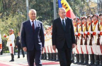 Игорь Додон намерен обсудить ситуацию с экстрадицией турецких учителей с Эрдоганом