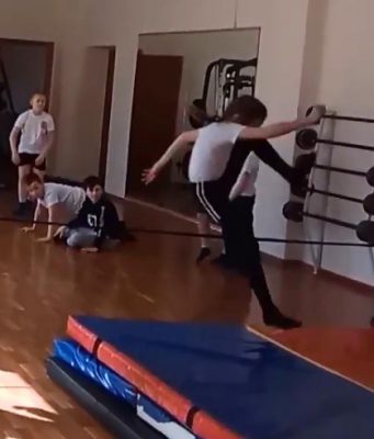 Жители Узбекистана будут получать деньги за ходьбу. Президент подписал соответсвующий указ спорт