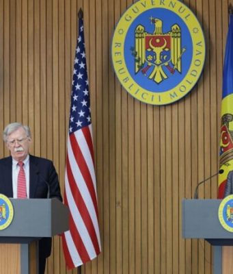 Высокопоставленный чиновник Госдепа США уволен после визита в Молдову. В чем причина?