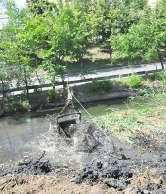 Примар Кишинева изложил факты о зловонии и выбросах в канализацию столицу река Бык