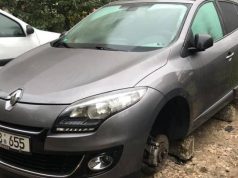 На Телецентре злоумышленники сняли колеса с припаркованного во дворе авто