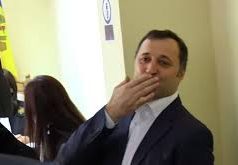 «Лжец, мошенник и трус». Филат прокомментировал рассказ Шора о черной сумке для Додона