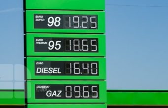 Цены на бензин и дизельное топливо снизились бензин