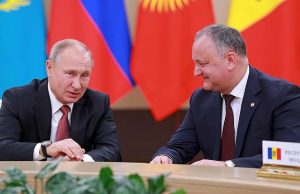 Президент Молдовы подарил Путину свое домашнее вино