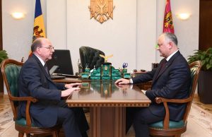 Глава государства провел встречу с послом России Олегом Васнецовым