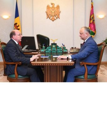Президент Игорь Додон встретился с послом России в Молдове Олегом Васнецовым