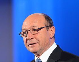 Бэсеску снова вмешивается в дела Молдовы