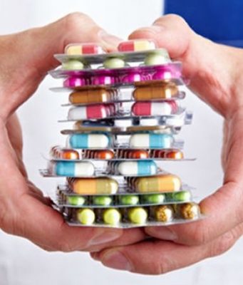 За неделю почти 2 десятка человек отравились лекарствами