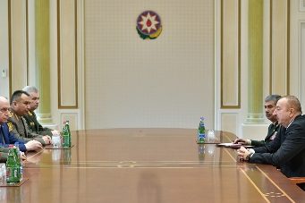 Президент Азербайджанской Республики И.Алиев принял участников заседания Совета министров обороны СНГ