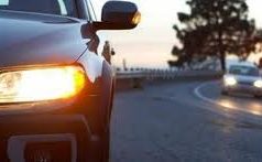 С 1 ноября по 31 марта включительно все водители страны обязаны при езде включать ближний свет фар