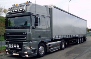 Десятки дальнобойщиков из Молдовы застряли на границе Италии и Словении фура