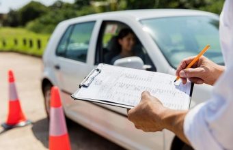 На испытательный срок: Получить водительские права в Молдове станет гораздо сложнее