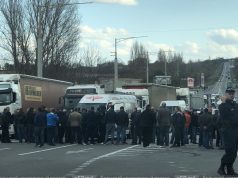 Грузоперевозчики бастуют на выезде из Бельц – видео