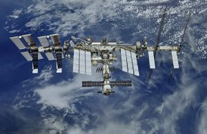 Космонавты МКС встретят Новый год 15 раз МКС