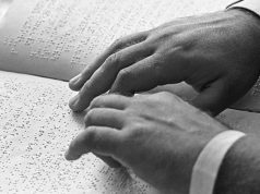 Ребята с проблемами со зрением получили в подарок российские учебники