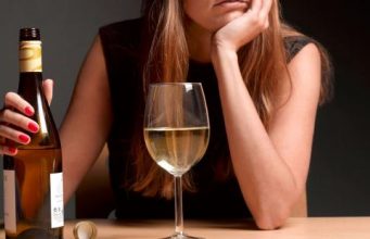 Жители Молдовы остались лидерами по употреблению алкоголя в Европе женщины алкоголизм