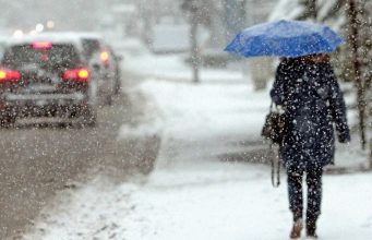 Припаркованные машины, мешающие уборке снега, будут вывезены снегопад