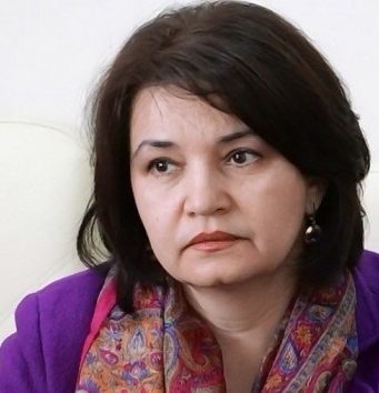 Моника Бабук предлагает ввести штраф за публичное оскорбление учителей