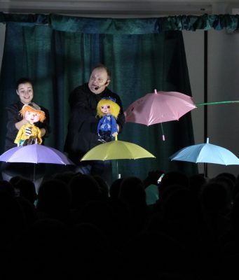 В преддверии Нового года в Кишиневе показан кукольный спектакль «Приключения Незнайки»