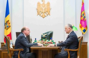  Игорь Додон провел рабочую встречу с Послом России в Молдове Олегом Васнецовым