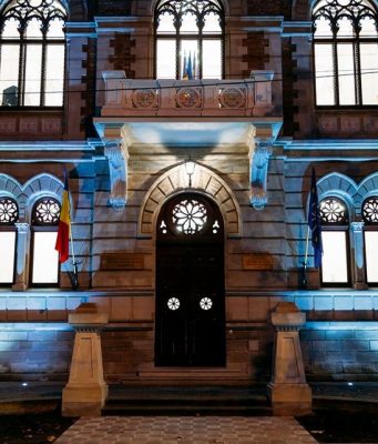 Новые картины и скульптуры приобрел Национальный музей искусств