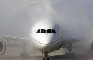 Израиль вводит запрет на международные пассажирские перевозки самолет