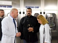 Стивен Сигал и Жерар Депардье одобрили молдавское вино, продаваемое под белорусской торговой маркой